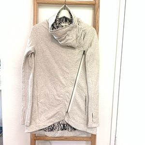 Lululemon cowl zip sweatshirt size 4